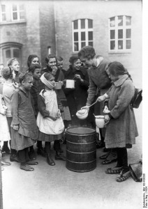 cherl : Berlin 1924 Supply for fattige barn i Berlin. 1051-1024